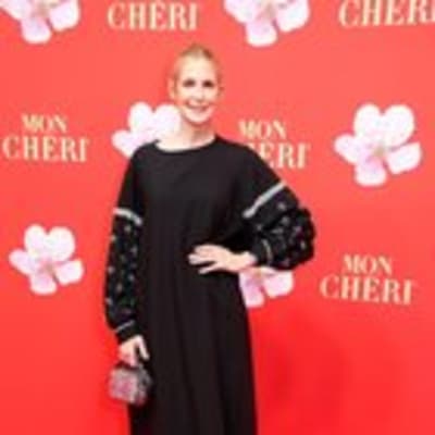 Kelly Rutherford dazzled at Mon Cheri's Barbara Tag event in Munich! Her stunning outfit turned heads, proving she's still the queen of glamour. Don’t miss the highlights!