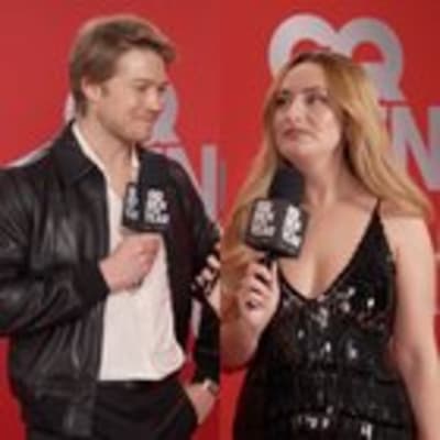 Joe Alwyn and Amelia Dimoldenberg spark romance rumors with their undeniable chemistry! Catch the latest buzz as they light up the scene together, leaving fans wanting more!