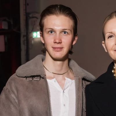 Kelly Rutherford steals the spotlight in Paris, dazzling with son Hermés at Paris Fashion Week! Don't miss their chic adventures and fabulous moments! #FashionGoals #MotherSonDuos