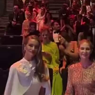 Kelly Rutherford dazzled at the Elie Saab show in Riyadh alongside Rosie HW and Hande Erçel, showcasing stunning fashion and undeniable glamour! Don’t miss the highlights!