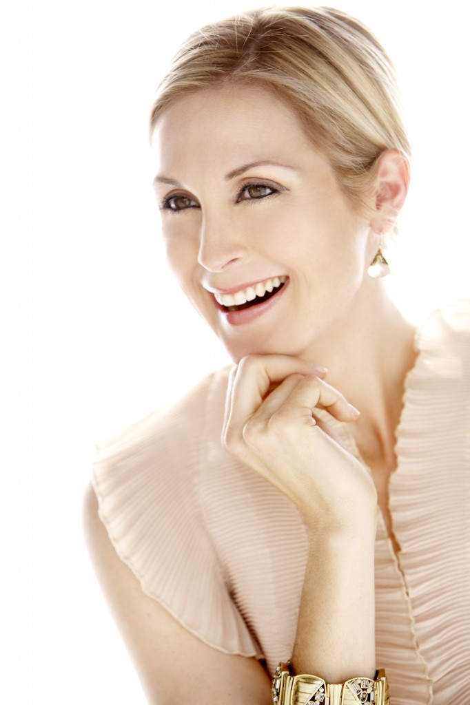 Kelly Rutherford's social media data statistics