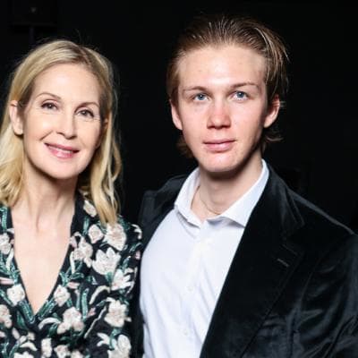 Kelly Rutherford shines in the latest fashion magazine, posing effortlessly with her stylish son, Hermés! Don’t miss their charming mother-son duo capturing hearts and headlines! #FashionGoals #CelebrityFamilies