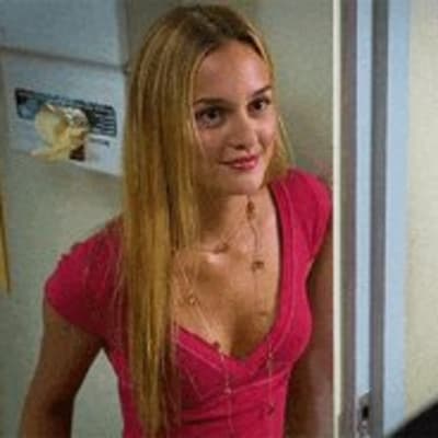 Leighton Meester dazzles in her latest post, showcasing a stunning new look that fans can't stop talking about! Discover the style inspiration that has everyone buzzing! 🌟✨
