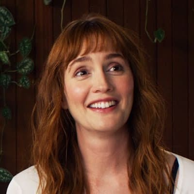 Leighton Meester hilariously struggles to recall her lines in the latest "Icons Only" episode! Don’t miss her charming antics and unexpected twists—tune in for some laugh-out-loud moments!