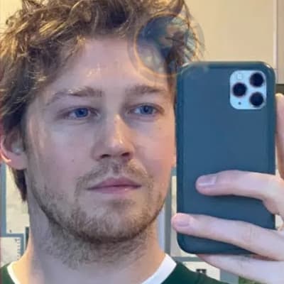 Joe Alwyn makes headlines as he steps into the spotlight, playing a surprising role in Travis Kelce's quest to reclaim Taylor Swift’s masters! What’s his connection? Don’t miss the drama!