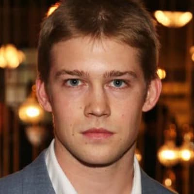 In a surprising twist, Taylor Swift reportedly blurs ex Joe Alwyn’s photo in her latest Bejeweled BTS video! Dive into the drama and discover what it all means!