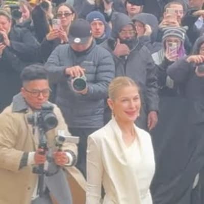 Kelly Rutherford dazzles in Schiaparelli Haute Couture at Paris Fashion Week! Her stunning look steals the spotlight, proving she's still a fashion icon. Don't miss the magic! ✨ #pfw #short